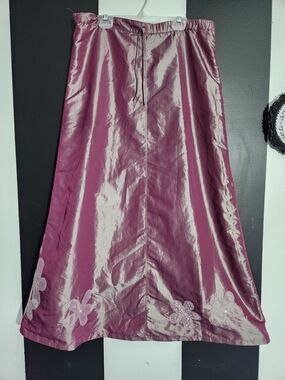 GAP Shimmery Mauve A-Line Skirt with Floral Appliqué